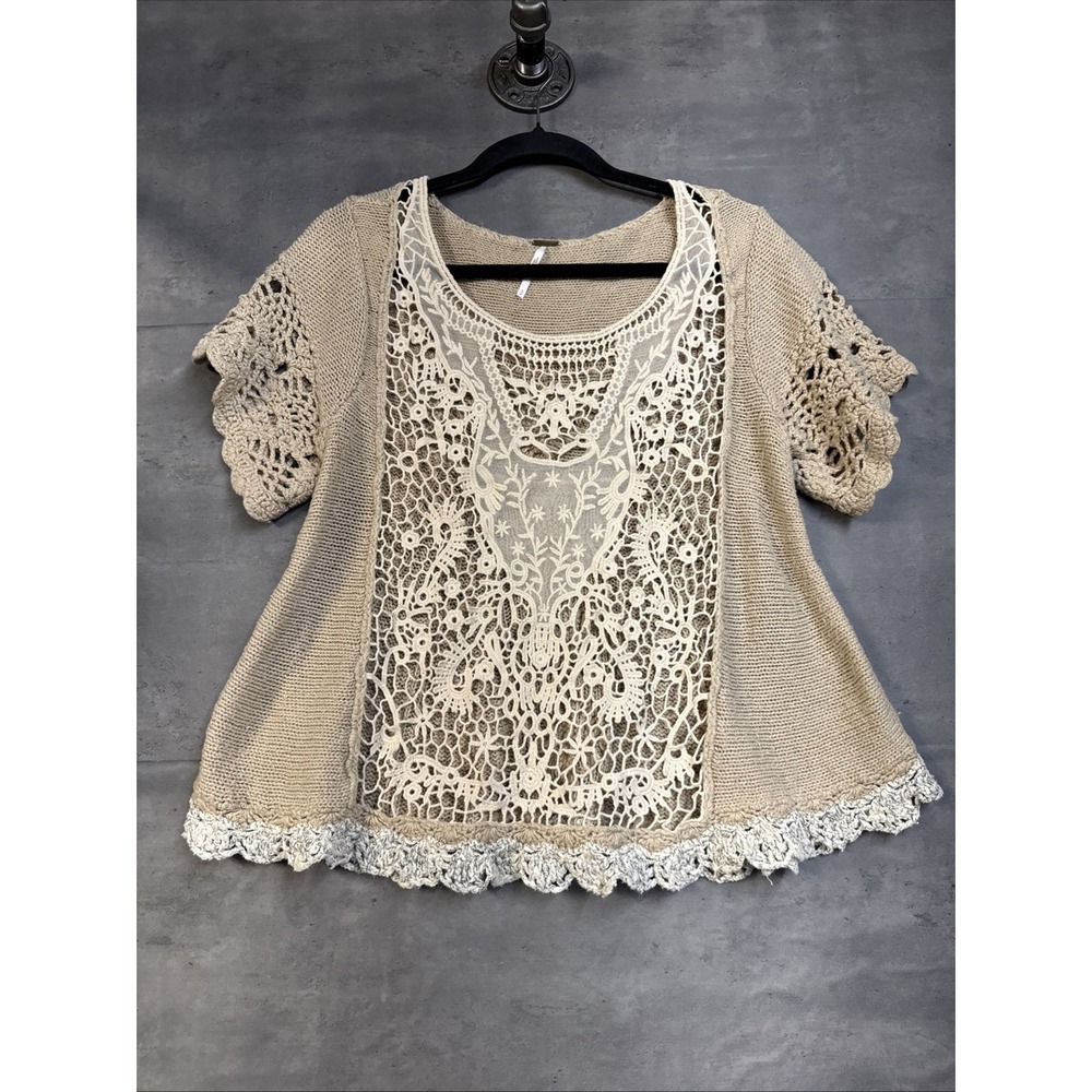 Free People sand-colored short-sleeve top Intricate Lace Front Small